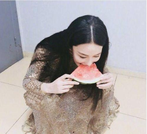 吃瓜裙分享免费,免费生成，轻松打造个性化时尚穿搭